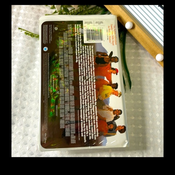 Holes (VHS, 2003) Clamshell - Picture 4 of 4